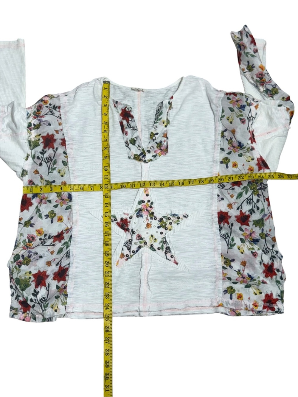 POL Multicolor Floral V-Neck Oversized Slub Knit Star Patch Pull Over Top Size M - Picture 6 of 10